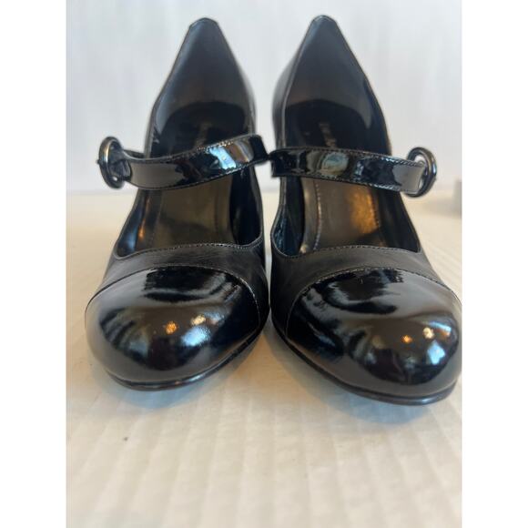 Enzo Angiolini black leather
Mary Jane pumps with a chunky heel buckle size 6M - Picture 4 of 9